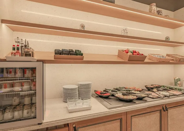 Holiday Inn Nice - Port St Laurent By Ihg